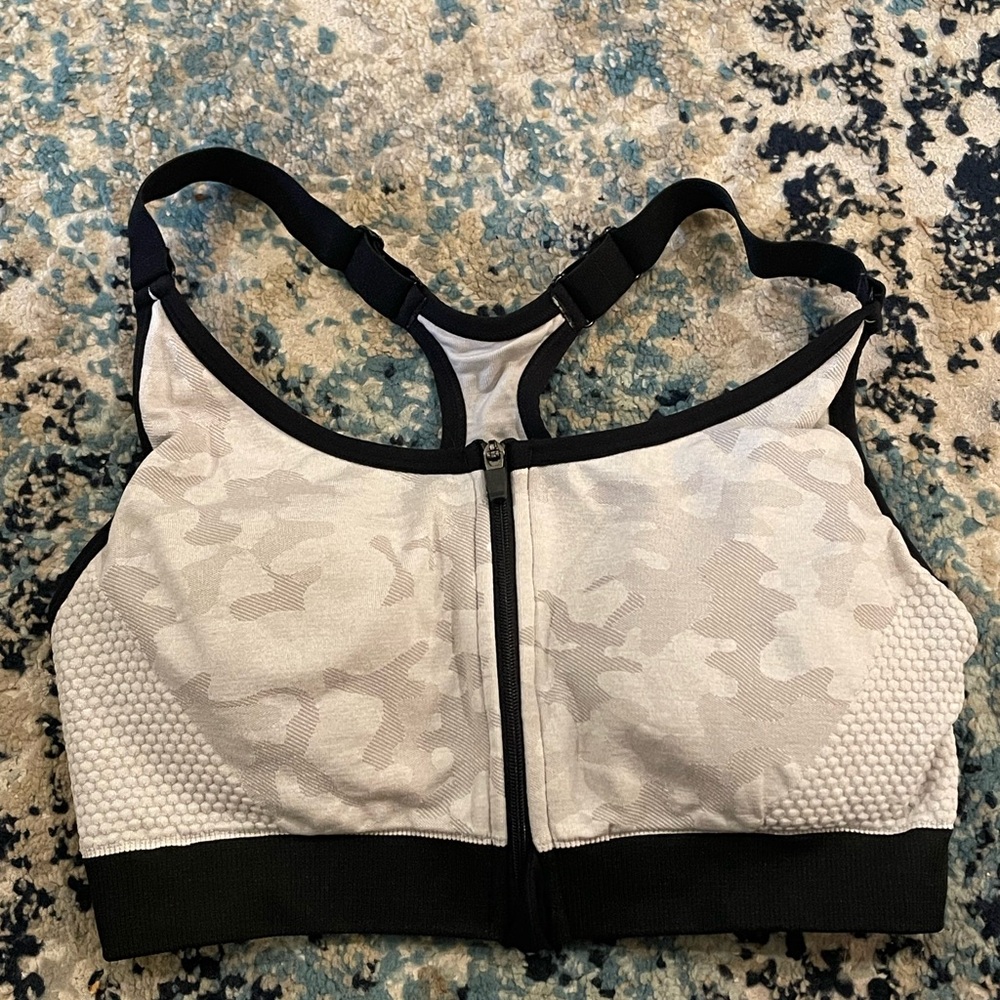 Women's Camouflage Zip-Front Sports Bra *Like New* Sz. M